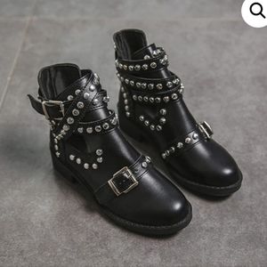 Women's Buckle Boots